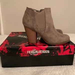 Fergalicious size 7 ankle booties